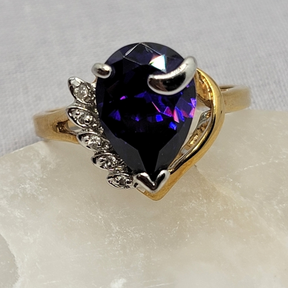 Two Tone Gold and Silver Teardrop Simulated Gemstone Ring  Size 12 ½ Vintage